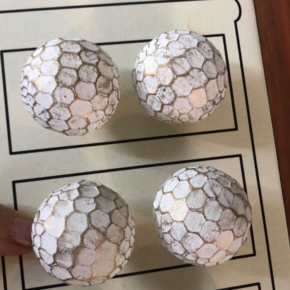 NEW Cynthia Rowley set of six drawer pulls Rustic shabby chic gold white round h - Picture 3 of 5